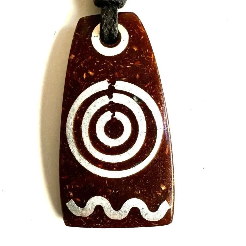 Coconut shell carved pendant necklace